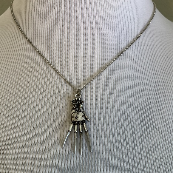 Steampunk robotic Mechanical hand necklace - Picture 2 of 5